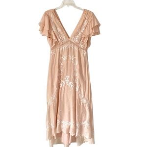 Love The Label Peachy Pink Embroidered Dress Flutter Sleeve MIDI size Small